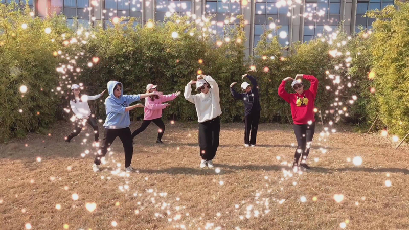 /QJ_415719577695.jpg 财务金融中心节目《牛年的第一颗糖》_副本.jpg